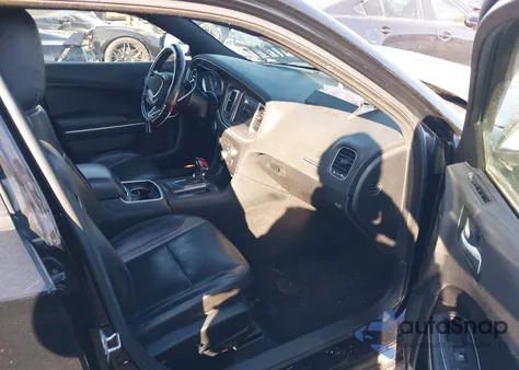 2019 Dodge Charger Sxt Rwd z USA, uszkodzony, nr VIN 2C3CDXBG7KH753192